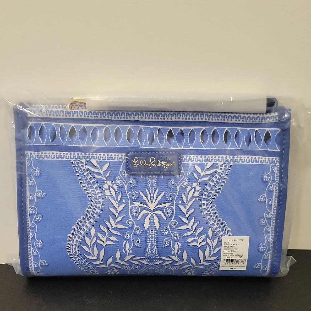 Lilly Pulitzer York Wristlet Pouch - Picture 1 of 5